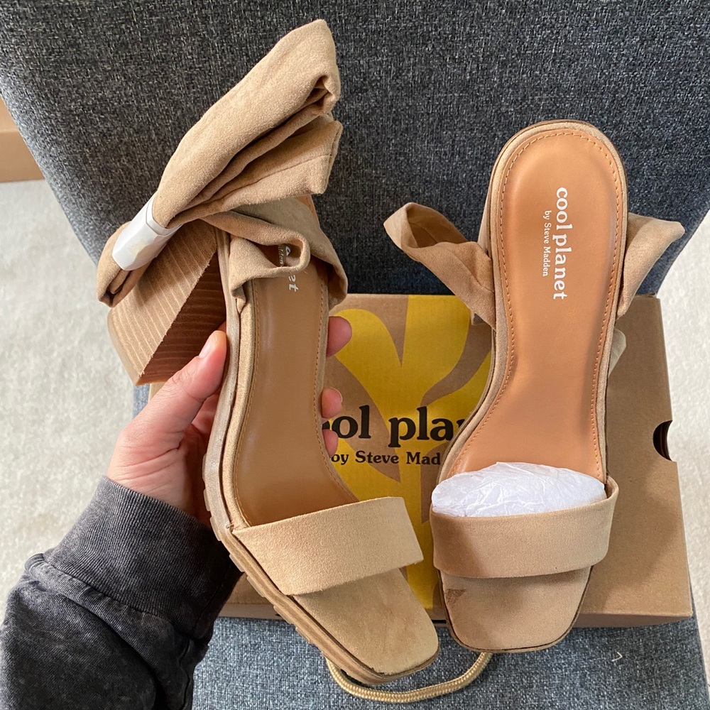 STEVE MADDEN Tan Ankle Wrap Heel Sandals